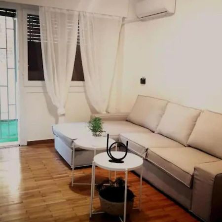 Apartment With Private Patio Atény Exteriér fotografie