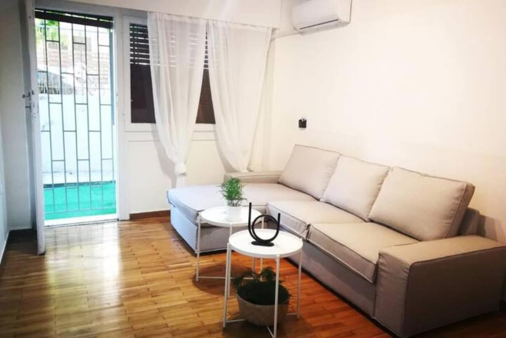 Apartment With Private Patio Atény Exteriér fotografie