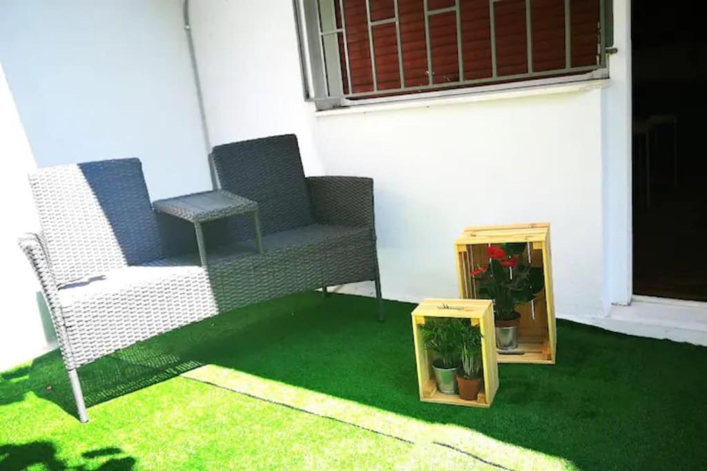Apartment With Private Patio Atény Exteriér fotografie