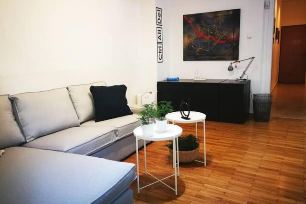 Apartment With Private Patio Atény Exteriér fotografie